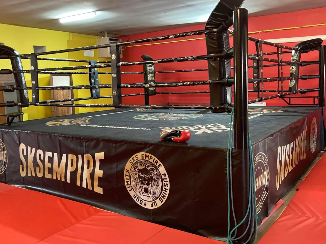 BOXING RING