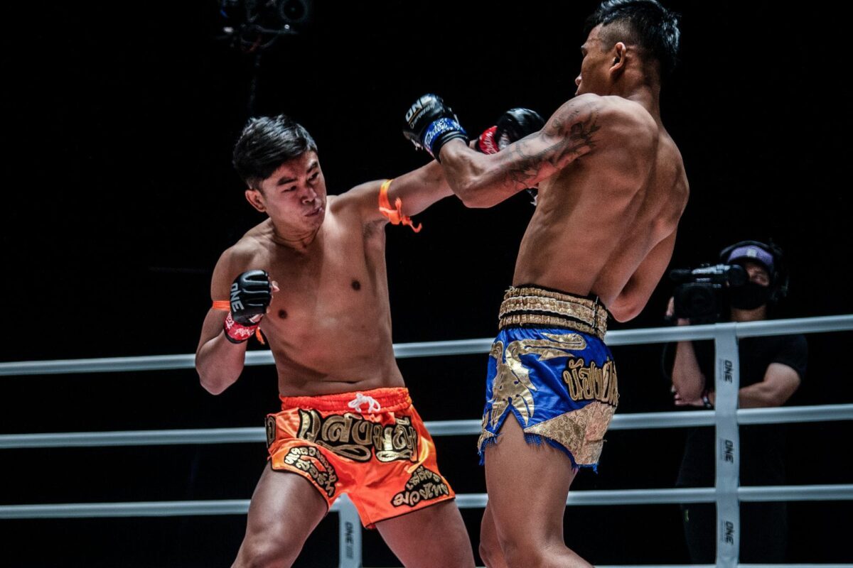 Battle of ONE Lumpinee and the battle between &ldquo;The Million Dollar Baby&rdquo; Sangmanee P.K. Saenchai Muay Thai Gym and &ldquo;Left Meteorite&rdquo; Kulabdam Sor Jor Peek Uthai