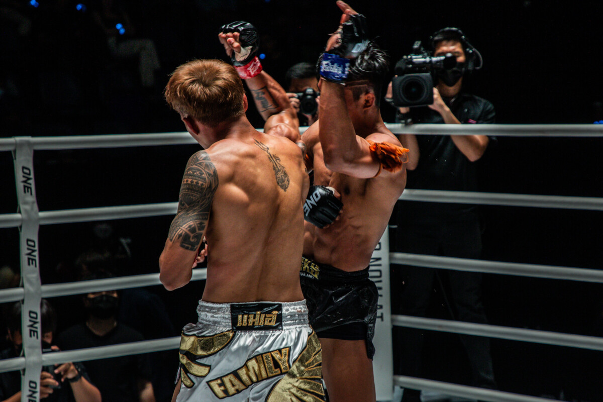 Collection of images from battles in the battle of ONE Lumpinee.