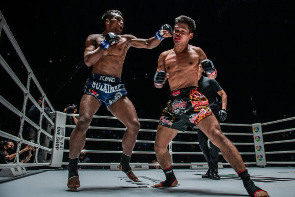 Battle between Chaongoh and “Roti Merchant” Sulaiman Looksuan, a very crazy fight.