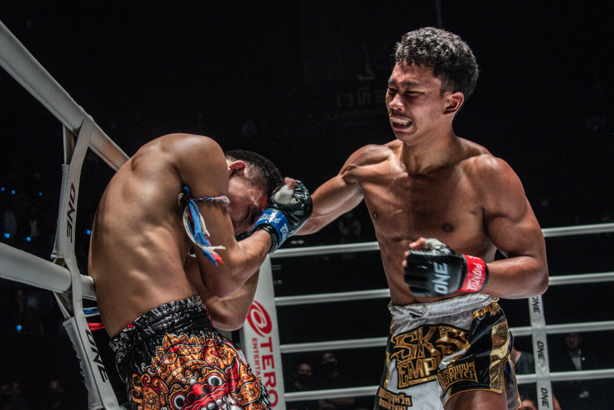 Collection of images from battles in the battle of ONE Lumpinee.