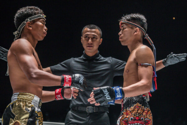 ONE LUMPINEE 8 | “Petsukumvit” does not hold back, takes “Petchmuangsri”, falls in two rounds