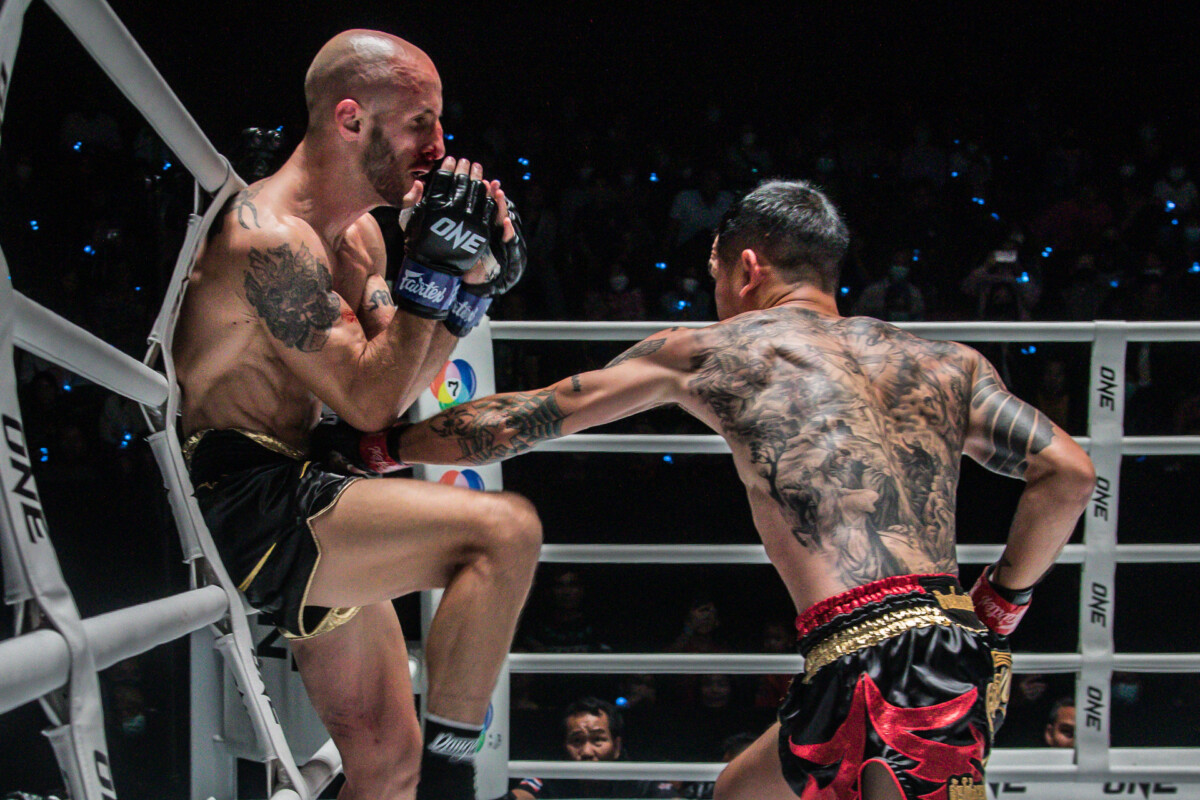 Collection of images from battles in the battle of ONE Lumpinee.