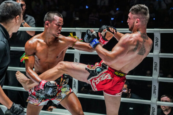 Seksan Or. Kwanmuang “Kon Mai Yom Kon” (The Man Who Yields to No One) Robocop