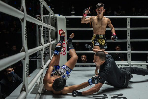 Fierce Power with Great Endurance KHUNSUK VS. KOHTAO | ONE LUMPINEE 12