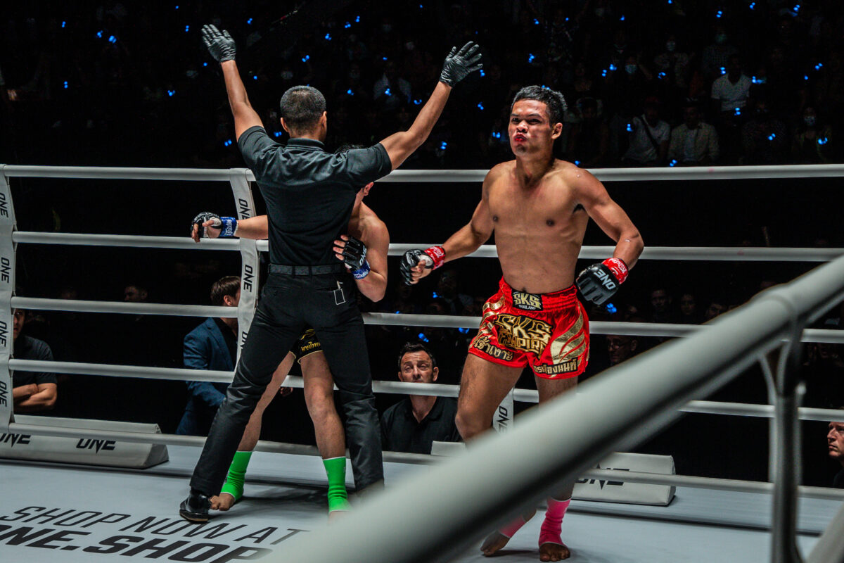 Collection of images from battles in the battle of ONE Lumpinee.