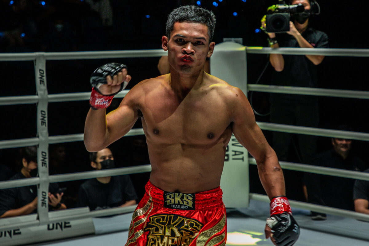 Collection of images from battles in the battle of ONE Lumpinee.