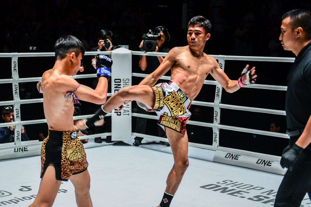 Collection of images from battles in the battle of ONE Lumpinee.
