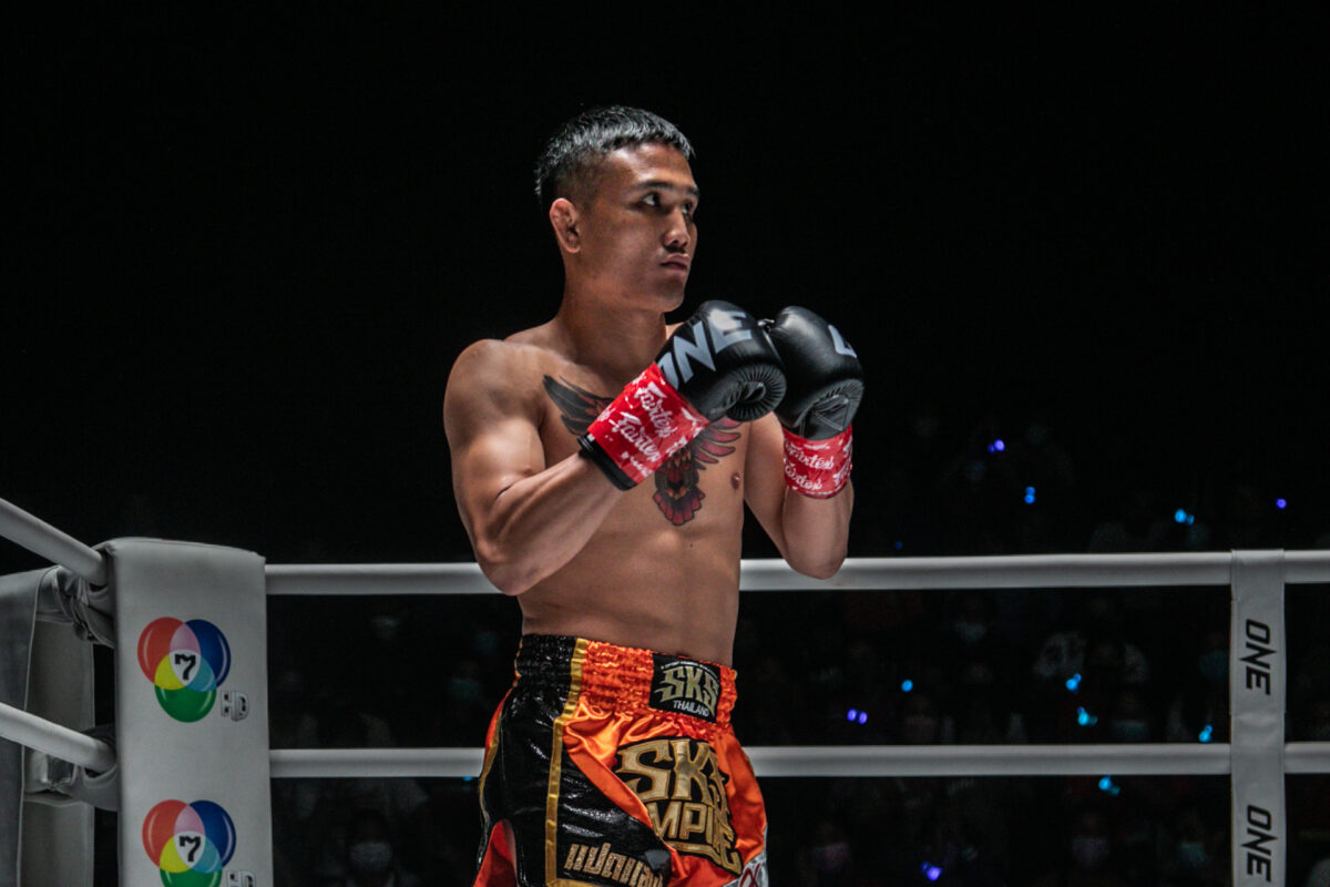 Collection of images from battles in the battle of ONE Lumpinee.
