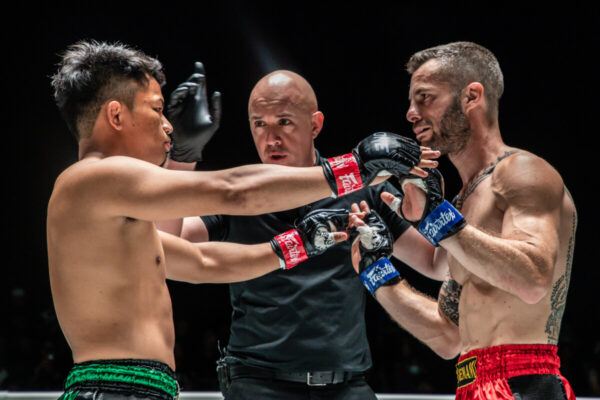 The intense elbow power of “YodPhupa Wimanair” | ONE LUMPINEE 12
