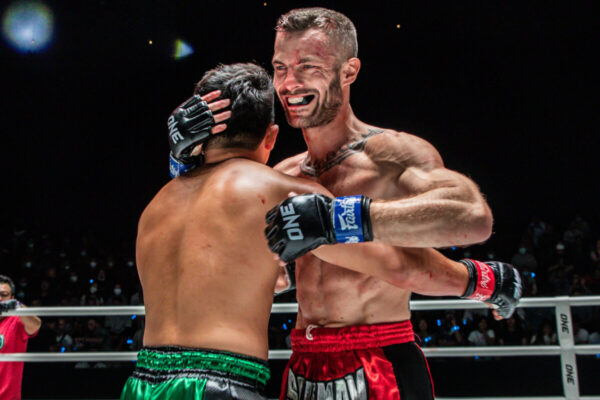 The intense elbow power of “YodPhupa Wimanair” | ONE LUMPINEE 12