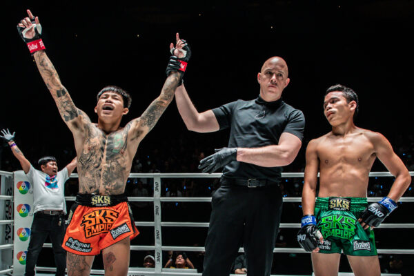 Fierce punch power and the speed of releasing the punch TUBTIMTHONG VS. PETCHNUMCHAI | ONE LUMPINEE 12