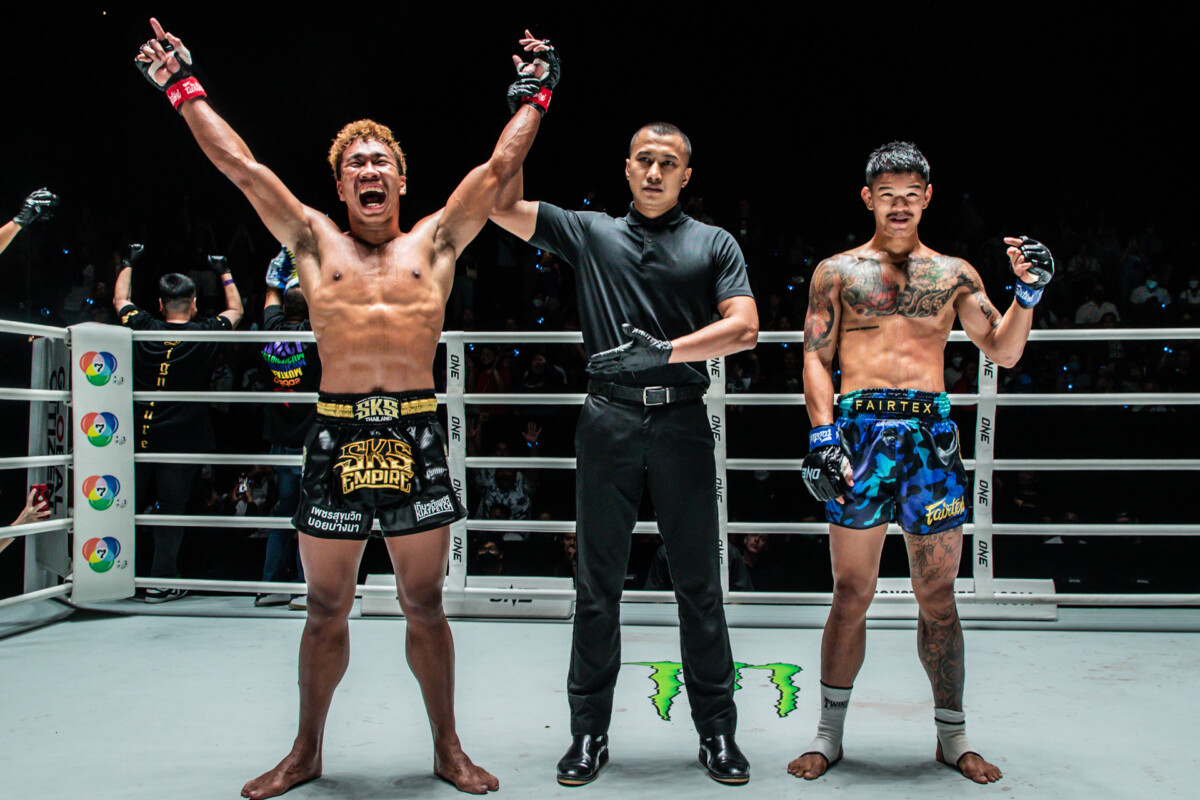 Collection of images from battles in the battle of ONE Lumpinee.