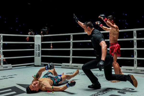 Debut ONE battle, win by knockout Pongsiri vs. Pettong | ONE LUMPINEE 11